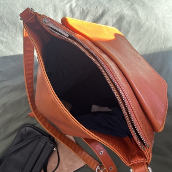 Matt & Nat Crossbody / Shoulder Bag - Picture 5 of 5